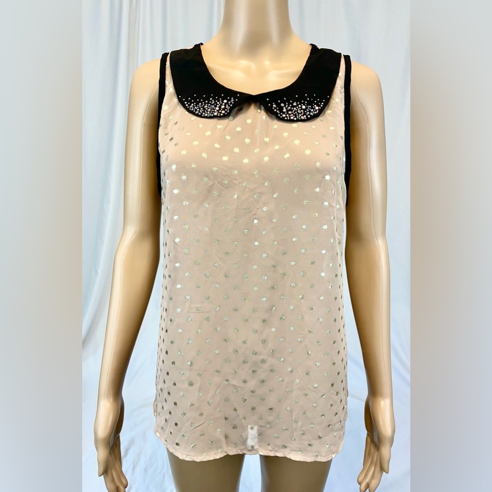 Blu Planet Sheer Nude Gold Top Black Stud Collar
Size: M
Fabric: 100% Polyester